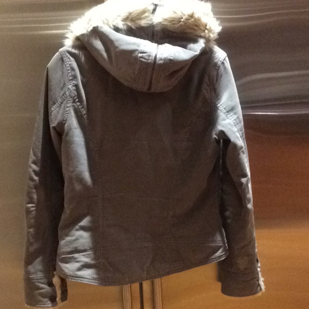 Jacket - Picture 3 of 4